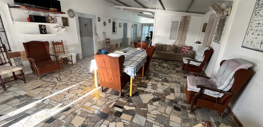 VV476 Campo con vivienda