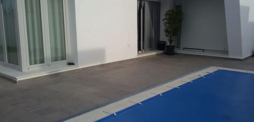 VV493 Chalet en una planta con piscina