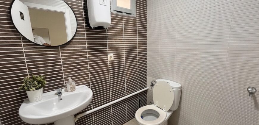 AL052 Local comercial adaptado Rota